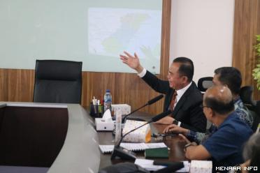 Pjs Wali Kota Bukittinggi, H. Hani Syopiar Rustam menjalin komunikasi dengan Kementerian PUPR melalui bidang terkait.