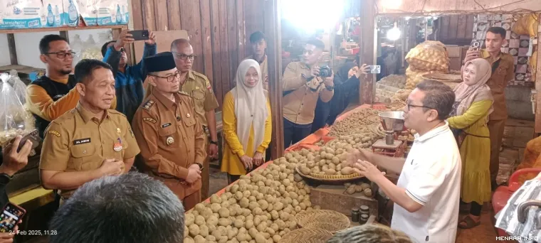 Pedagang Pasar Bawah meminta Pemko Bukittinggi untuk menata Pasar Bawah